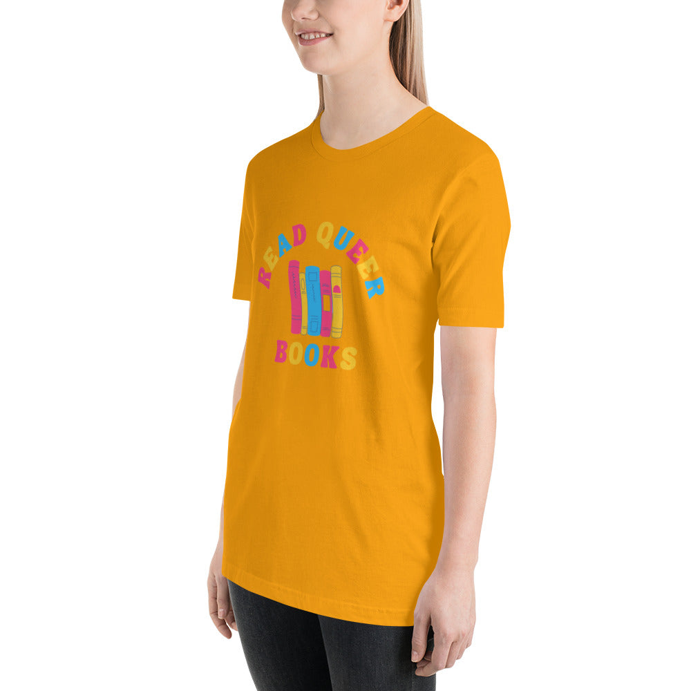 Read Queer Books Unisex T-Shirt (Pansexual Colors)