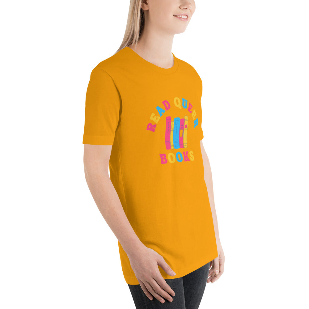 Read Queer Books Unisex T-Shirt (Pansexual Colors)